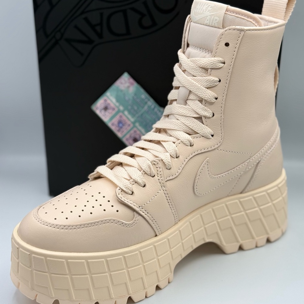 NIKE AIR JORDAN 1 BROOKLYN BOOTS - Picture 4 of 9